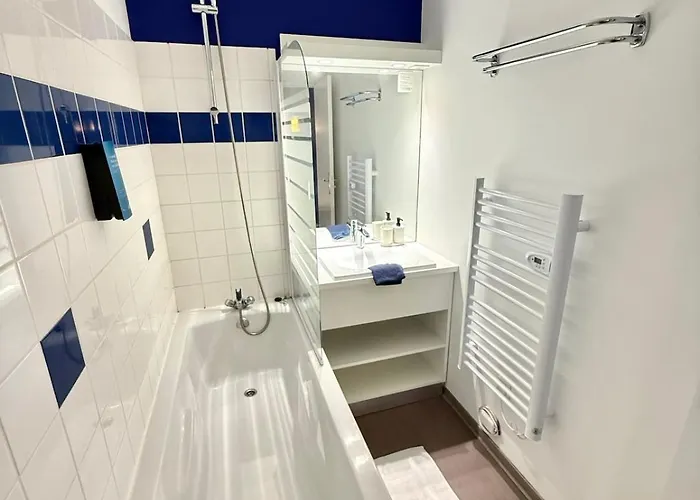 Le 313, Confortable Et équipé, Garage Gratuit Et Privatif à *